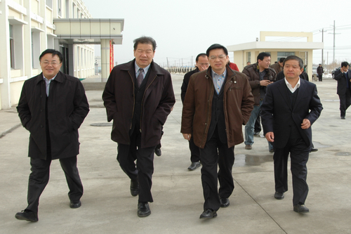 蘭州海關關長張銀喜等領導到敦煌種業(yè)百佳食品公司調研